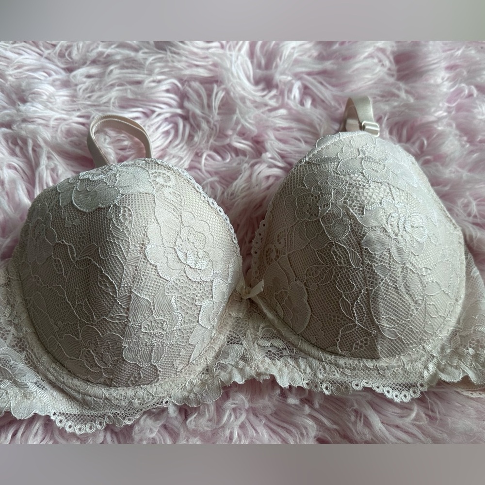 Women’s bra bundle - Picture 4 of 5
